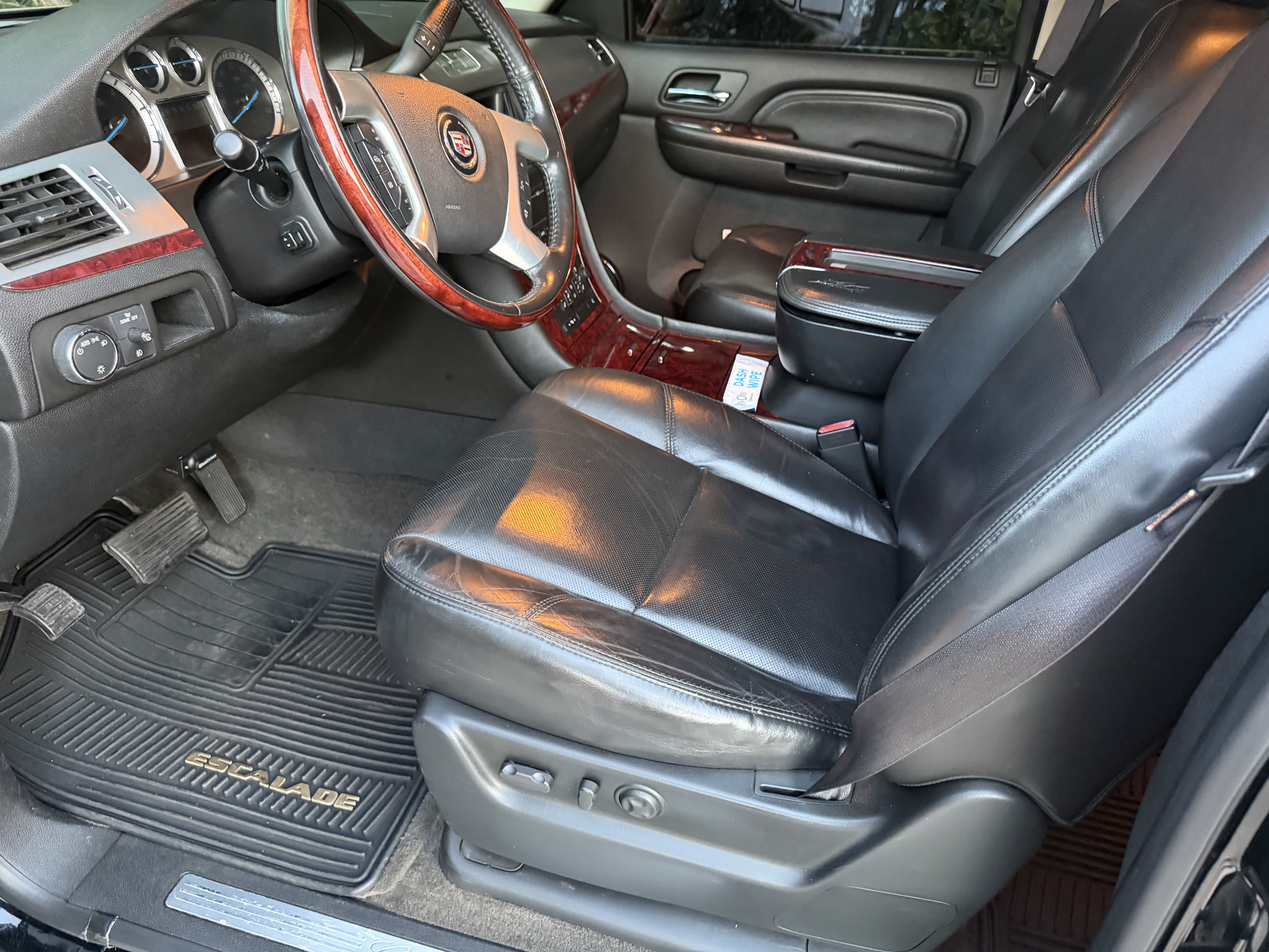 Used 2009 Cadillac Escalade EXT AWD/4WD image 10