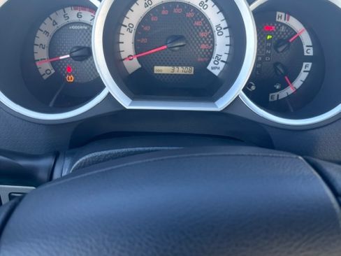 Used 2014 Toyota Tacoma PreRunner RWD image 17