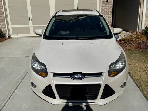 Used 2012 Ford Focus Titanium image 4