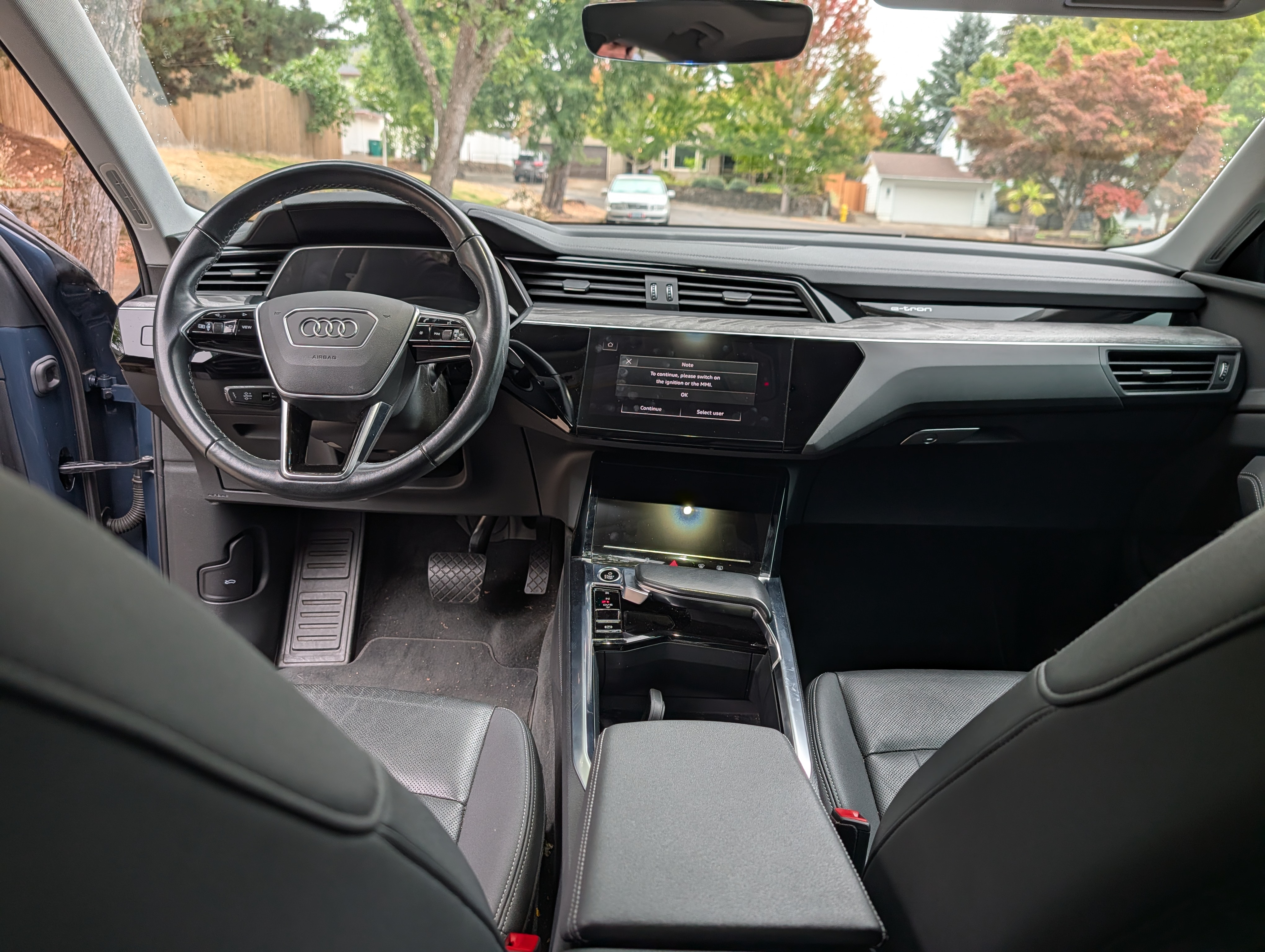 Used 2022 Audi e-tron Premium Plus w/ Premium Plus Package AWD/4WD image 8
