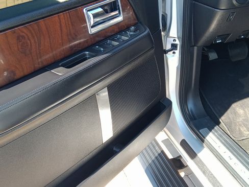 Used 2016 Lincoln Navigator L Select image 13