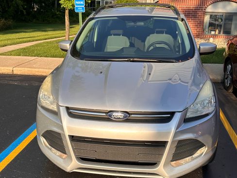 Used 2014 Ford Escape SE w/ Equipment Group 201A image 1