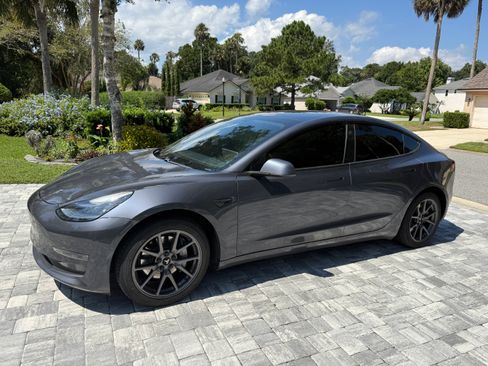 Used 2020 Tesla Model 3 image 12