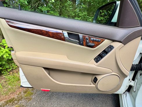 Used 2009 Mercedes-Benz C 300 4MATIC Sedan image 26