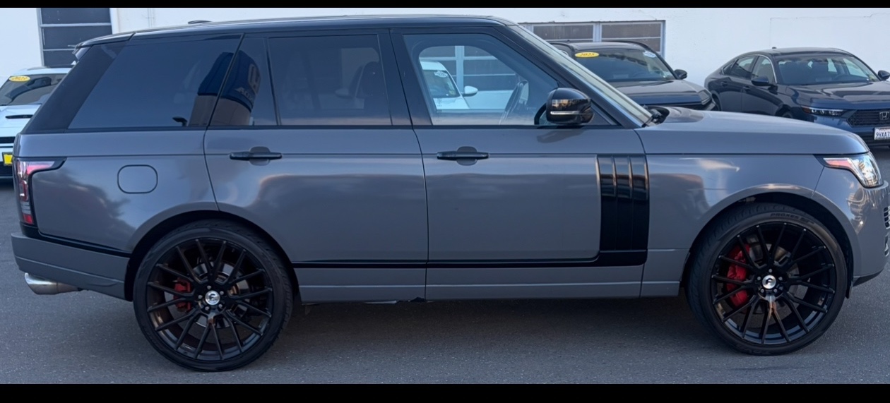Used 2015 Land Rover Range Rover Supercharged AWD/4WD image 2