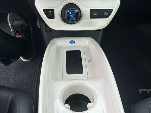 Used 2016 Toyota Prius Four Touring image 21