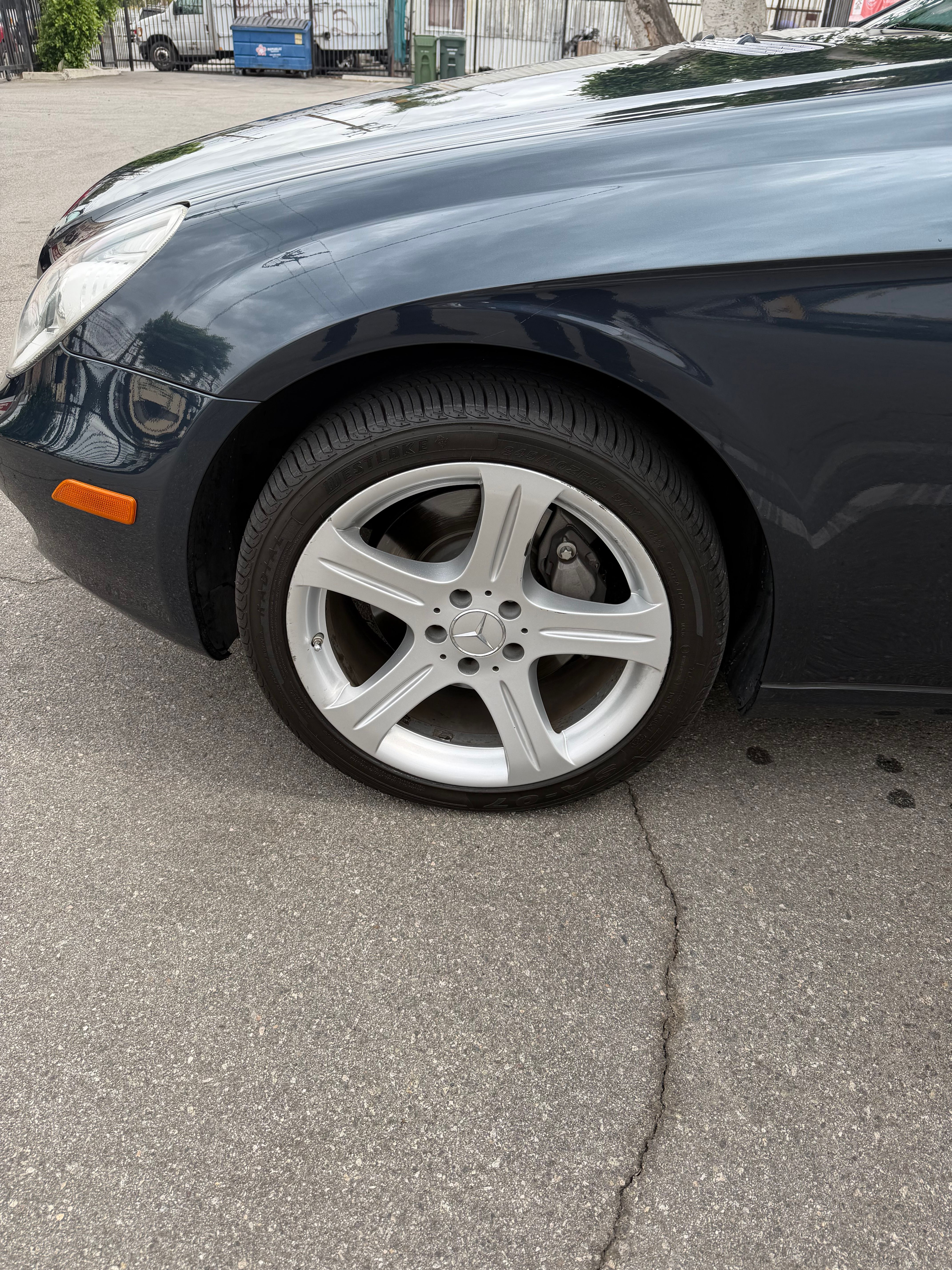 Used 2007 Mercedes-Benz CLS 550 image 4