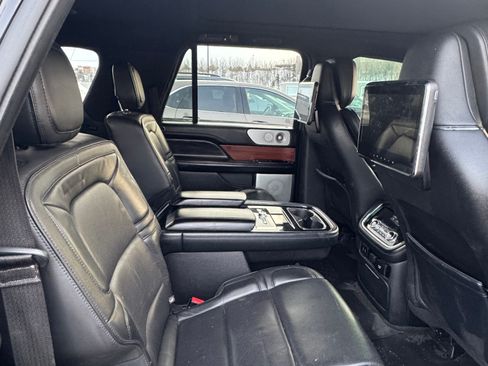 Used 2018 Lincoln Navigator L Reserve w/ Technology Package image 10