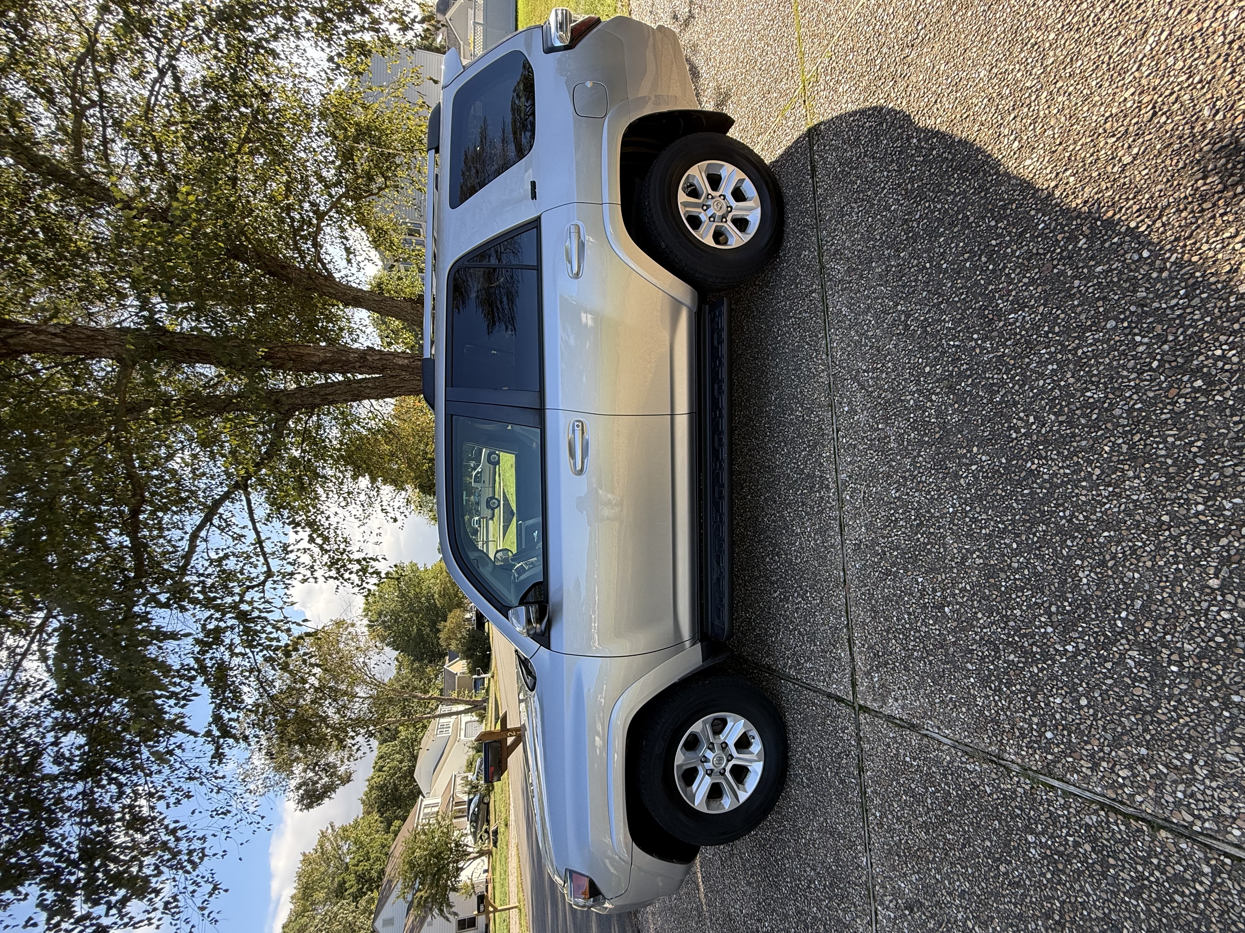 Used 2019 Toyota 4Runner SR5 Premium w/ Wilderness Package AWD/4WD image 6