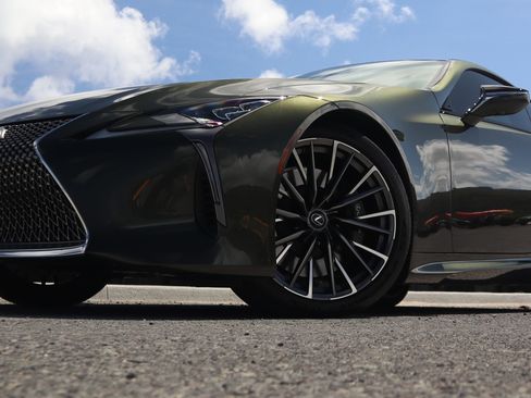 Used 2024 Lexus LC 500 Coupe RWD image 9