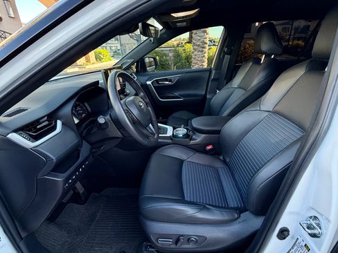 Used 2025 Toyota RAV4 XSE image 15
