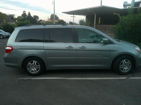 Used 2005 Honda Odyssey EX image 4