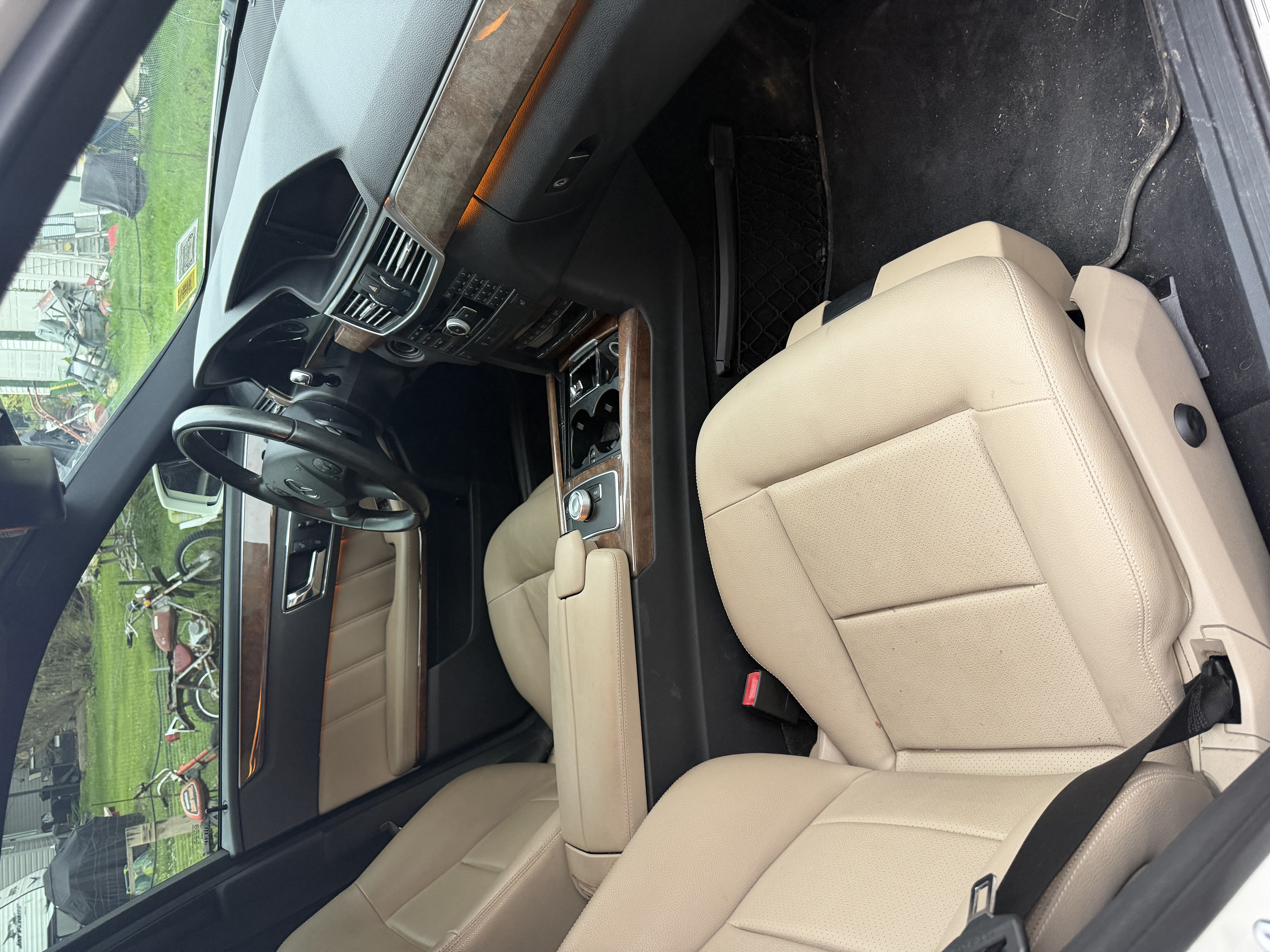 Used 2011 Mercedes-Benz E 350 BlueTEC Sedan image 5