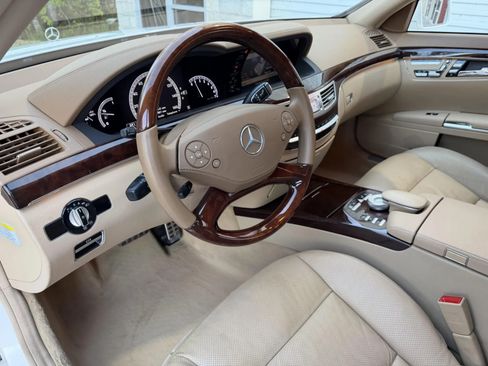 Used 2011 Mercedes-Benz S 550 image 22