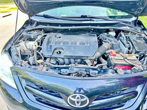 Used 2011 Toyota Corolla LE FWD image 12
