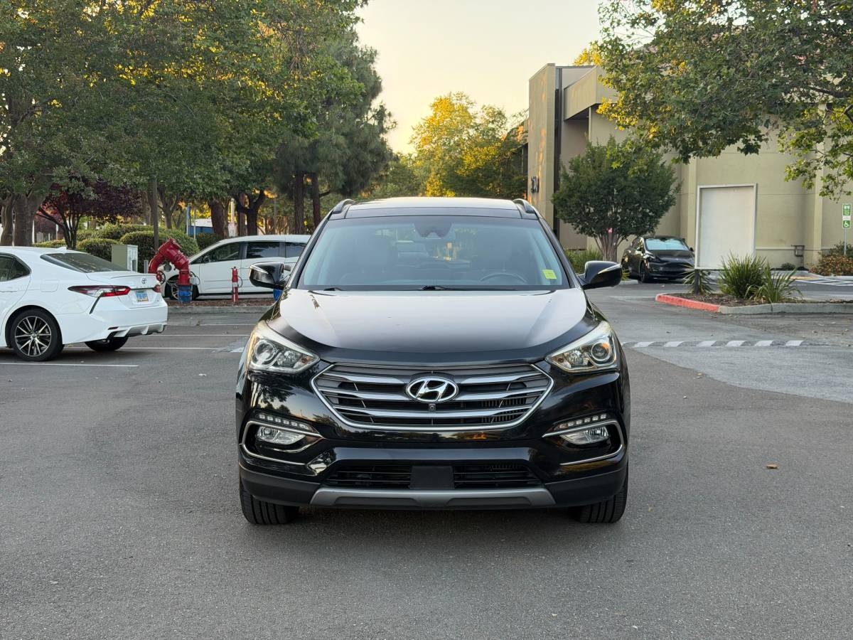 Used 2017 Hyundai Santa Fe SE FWD image 5