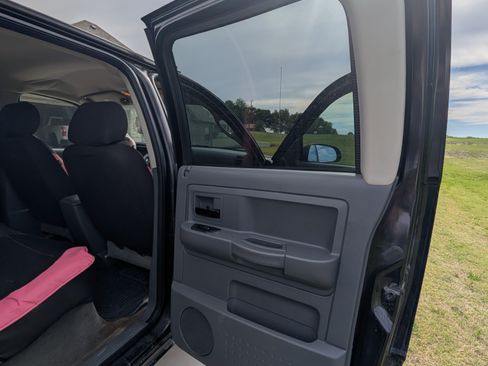 Used 2006 Dodge Dakota SLT w/ Night Runner Group RWD image 12