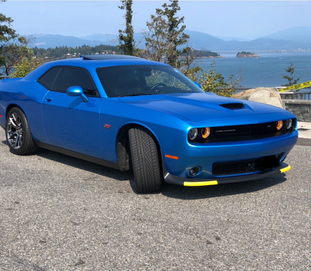 Used 2016 Dodge Challenger SRT w/ Technology Group RWD image 1