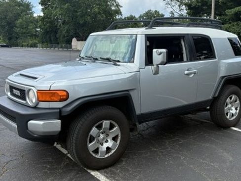 Used 2007 Toyota FJ Cruiser 4WD w/ Convenience Pkg image 1