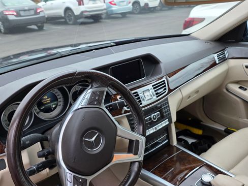 Used 2015 Mercedes-Benz E 350 4MATIC Sedan image 8
