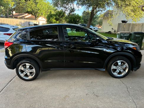 Used 2016 Honda HR-V EX image 14