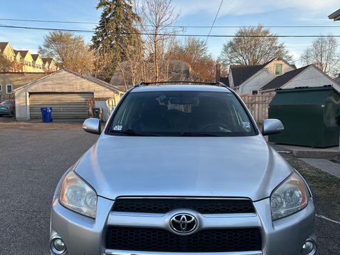 Used 2009 Toyota RAV4 Limited image 2