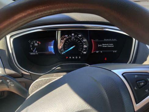 Used 2016 Ford Fusion SE FWD image 14