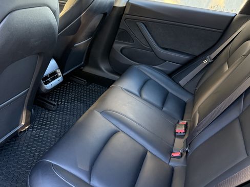 Used 2018 Tesla Model 3 Long Range image 18