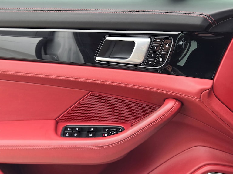 Used 2018 Porsche Panamera image 29