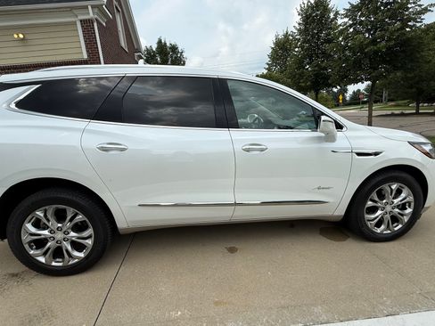 Used 2018 Buick Enclave Avenir w/ Avenir Technology Package AWD/4WD image 5