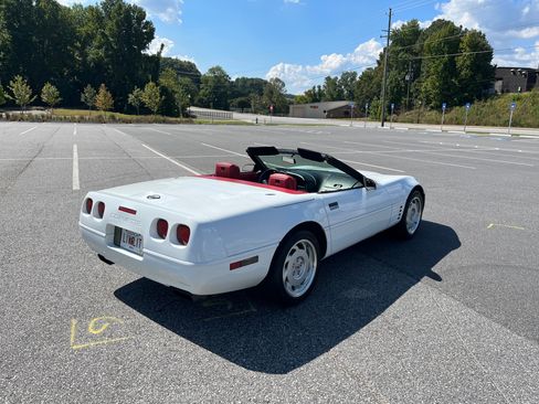 Used 1992 Chevrolet Corvette Convertible image 9