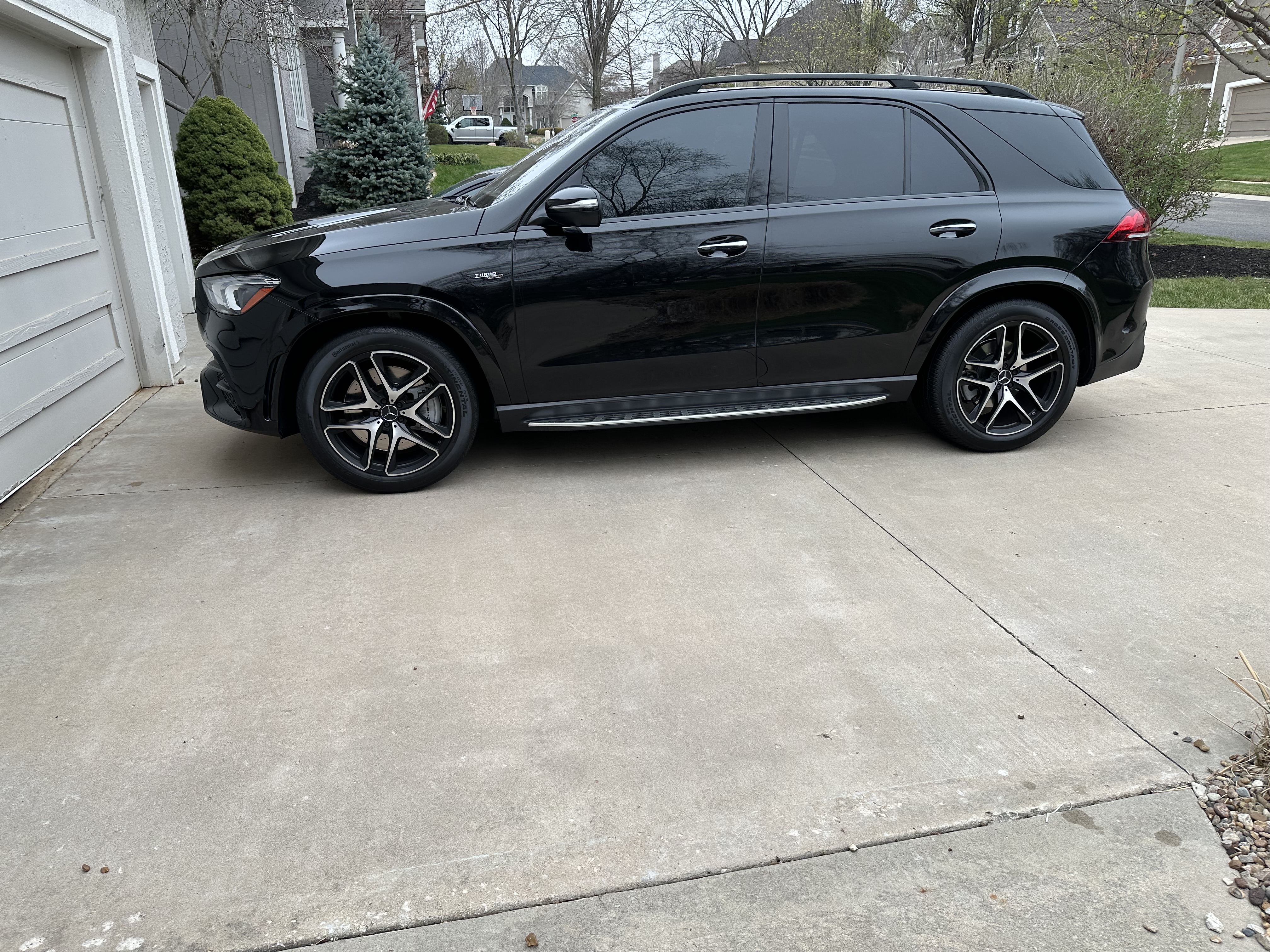 Used 2023 Mercedes-Benz GLE 53 AMG 4MATIC w/ 3rd Row Seat Package image 10