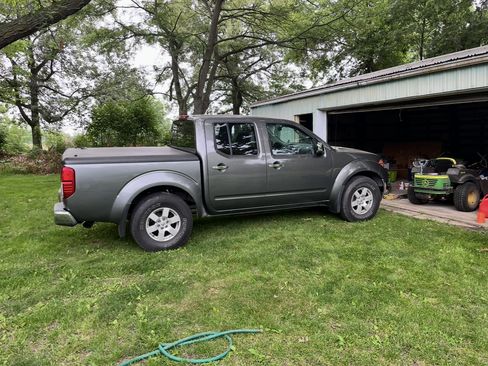 Used 2007 Nissan Frontier NISMO AWD/4WD image 4