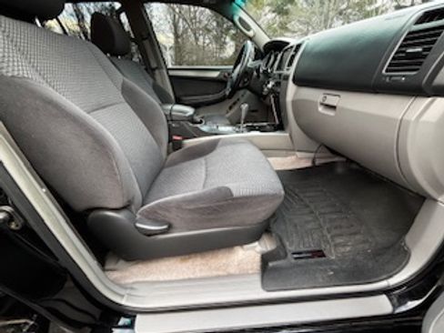 Used 2004 Toyota 4Runner Sport image 16