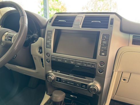 Used 2017 Lexus GX 460 AWD/4WD image 20