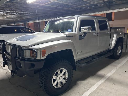 Used 2010 HUMMER H3T Alpha AWD/4WD image 5
