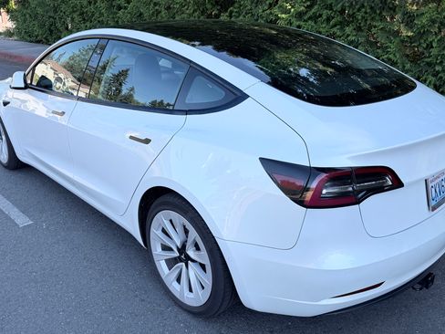 Used 2021 Tesla Model 3 Standard Range Plus RWD image 5