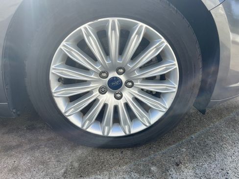 Used 2014 Ford Fusion Energi SE image 16