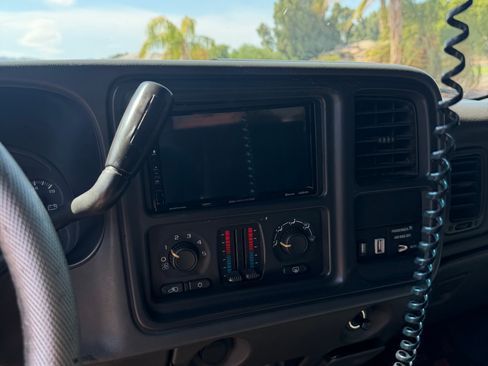 Used 2004 Chevrolet Silverado 1500 LS w/ Light Duty Power Package RWD image 10