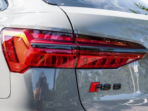 Used 2021 Audi RS 6 w/ Executive Package image 14