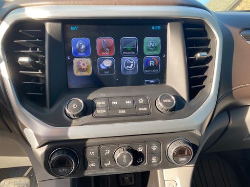 Used 2018 GMC Acadia SLT image 11