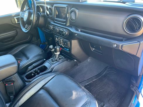 Used 2020 Jeep Gladiator Sport w/ Quick Order Package 24S image 10