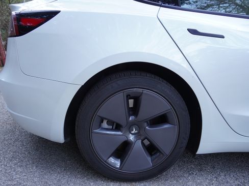 Used 2023 Tesla Model 3 Standard Range RWD image 11