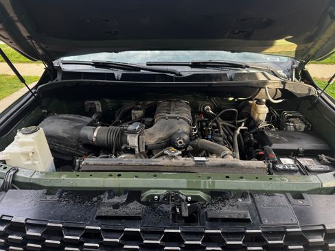 Used 2021 Toyota Tundra SR5 w/ TRD Off-Road Package AWD/4WD image 17