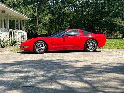 Used 2004 Chevrolet Corvette Coupe RWD image 6