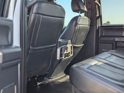 Used 2022 Ford F350 Lariat w/ Lariat Ultimate Package AWD/4WD image 13