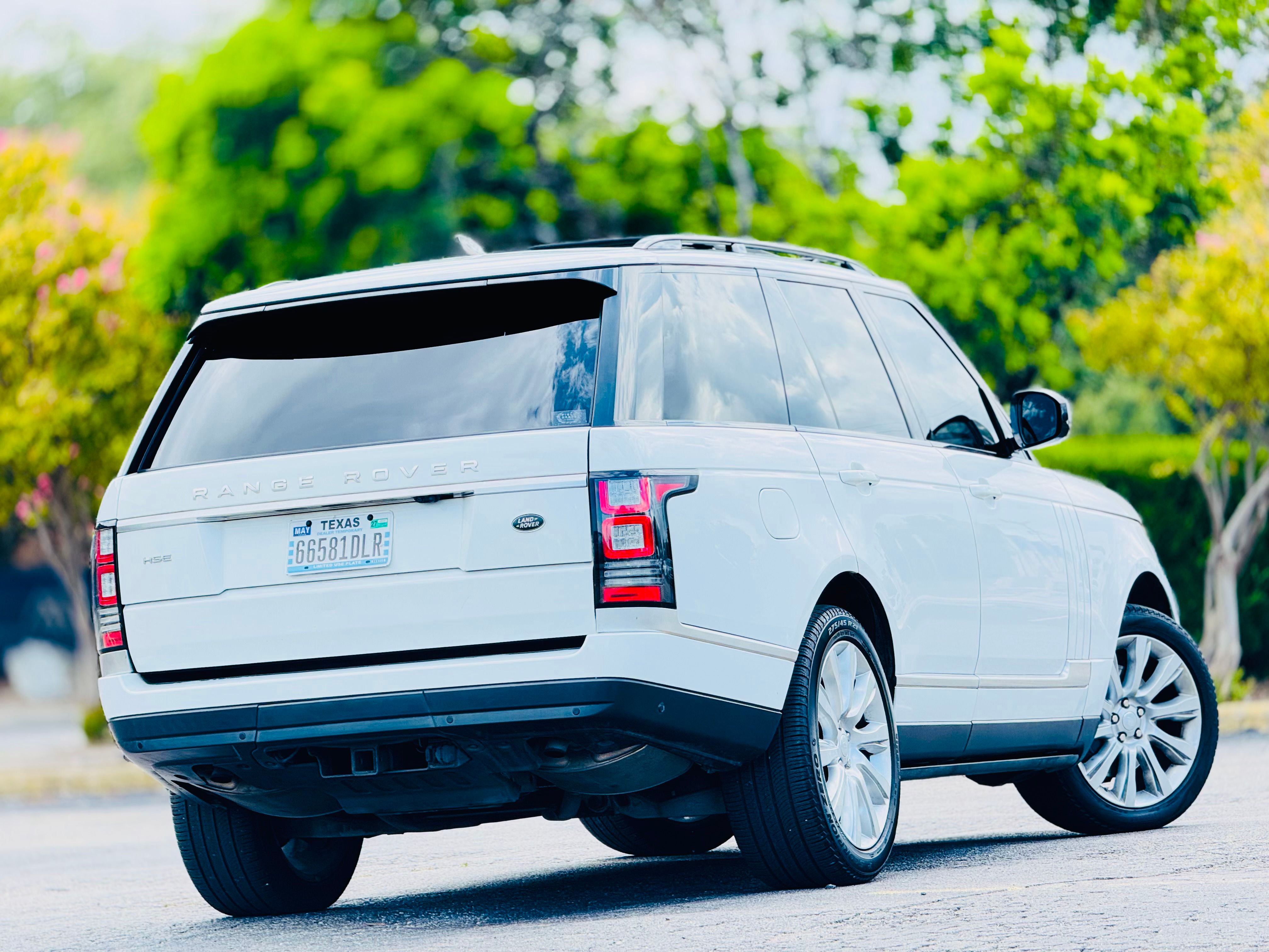 Used 2017 Land Rover Range Rover HSE AWD/4WD image 8