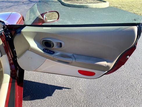 Used 2003 Chevrolet Corvette Convertible w/ Preferred Equipment Group1 image 12