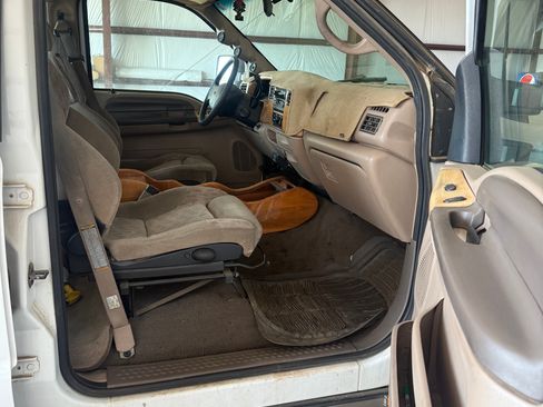 Used 1999 Ford F550 176 WB image 23