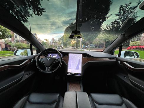 Used 2020 Tesla Model X Long Range image 5